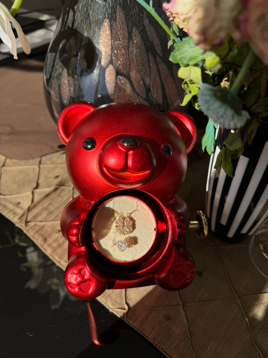 Güllü Ayıcık İçinde Çift Kullanımlı Yonca Kolye + Yüzük