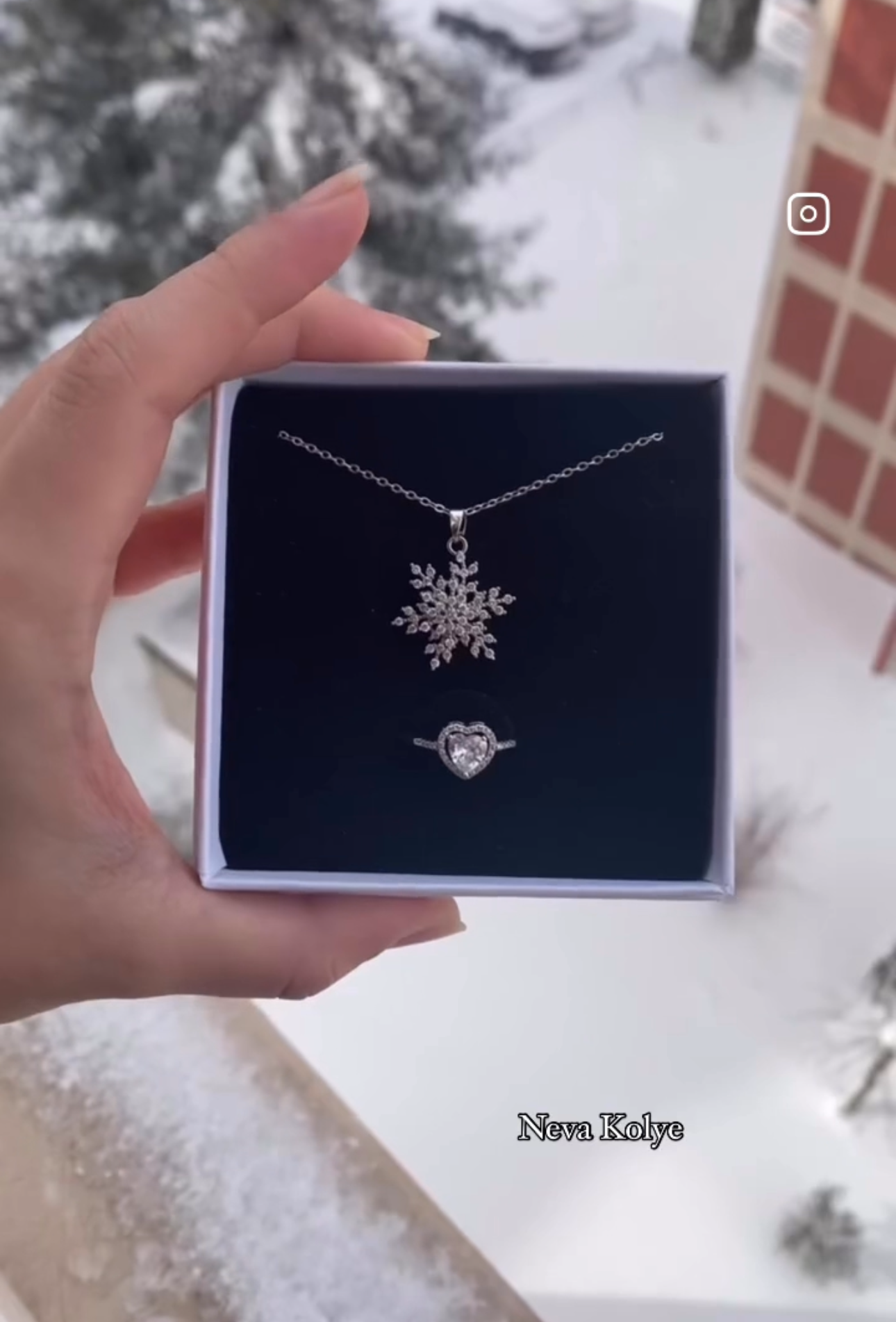 Pandora Kutusunda Kar Tanesi Kolye + Pandora Yüzük