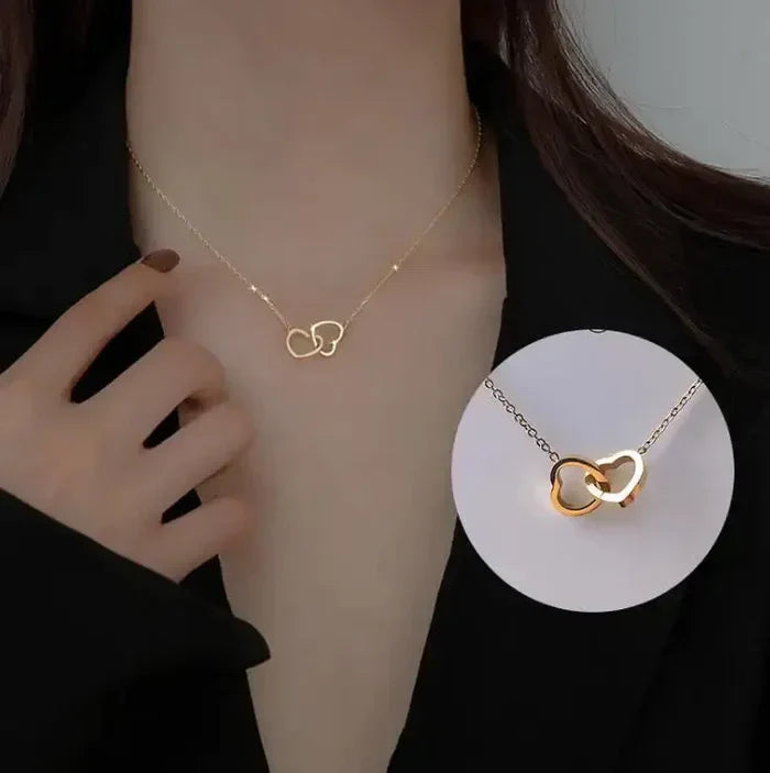 DÖNEN GÜLLÜ KUTUDA ÇİFT KALP KOLYE