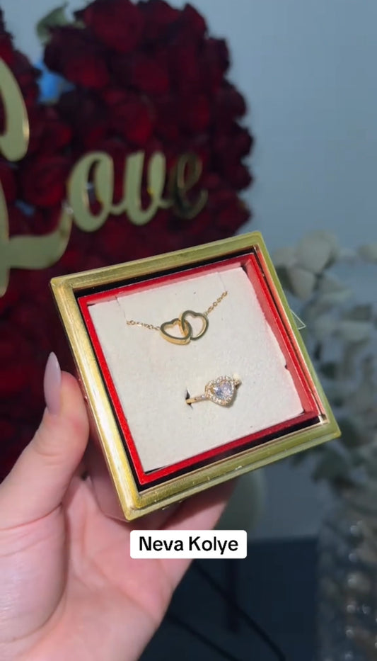 Dönen Güllü Kutuda Çift Kalp Kolye + Yüzük