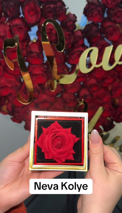 Dönen Güllü Kutuda Hearts Kolye + Yüzük