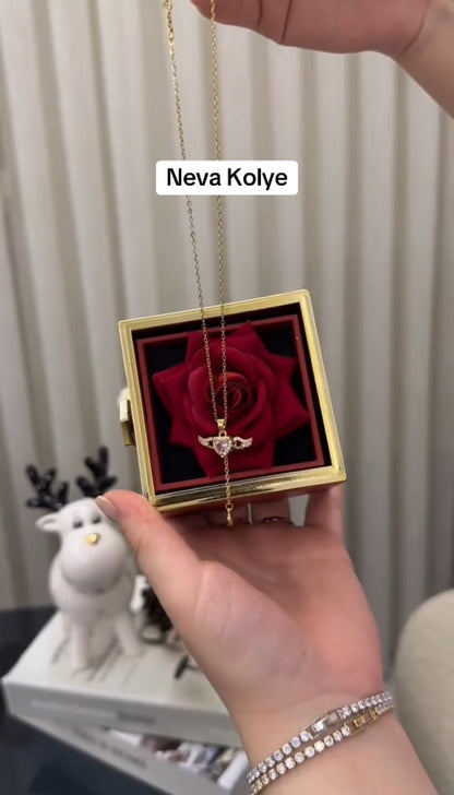 Dönen Güllü Kutuda Altın Kaplama Sevgi Meleği Kolye