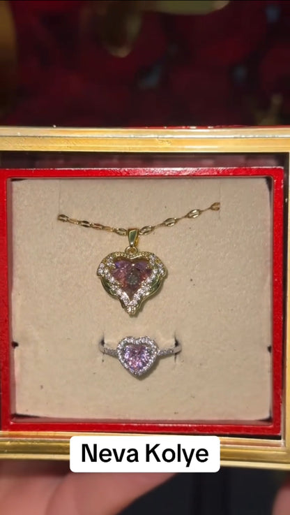 Dönen Güllü Kutuda Hearts Kolye + Yüzük