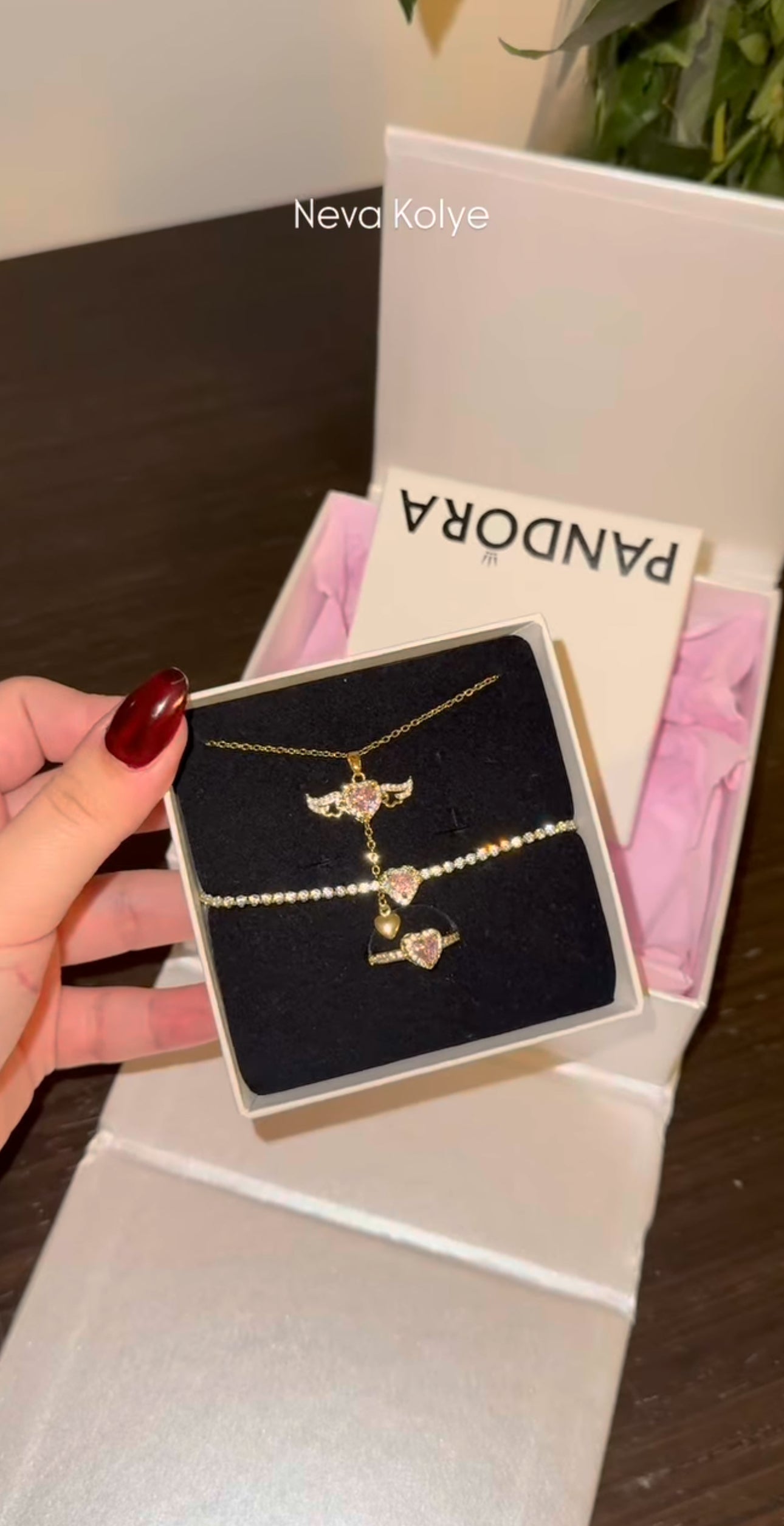 Özel Pandora Kutusunda Altın Kaplama Sevgi Meleği 3'lü Seti ( Kolye + Yüzük + Bileklik )