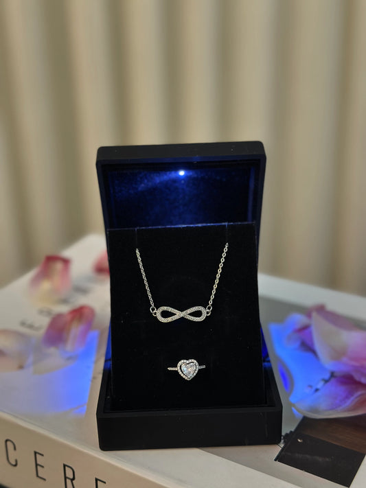 Işıklı Kutuda Sonsuzluk Kolye + Hediye Pandora Yüzük