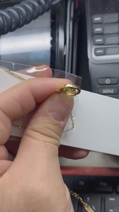 DÖNEN GÜLLÜ KUTUDA ÇİFT KALP KOLYE